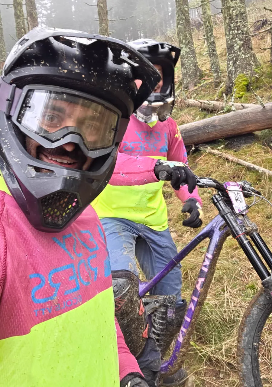 Nathan Delacoste en VTT de descente