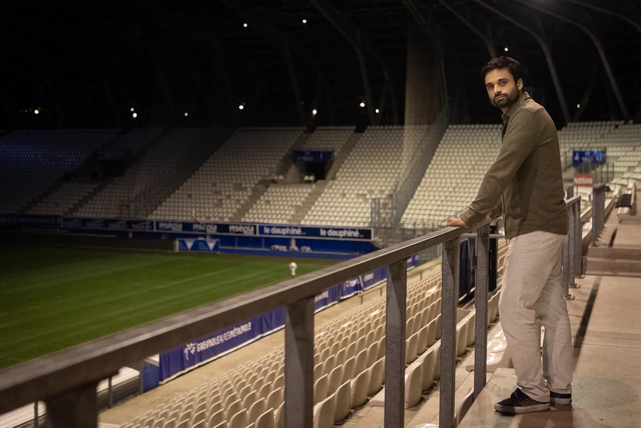 Nathan au stade des Alpes, Grenoble